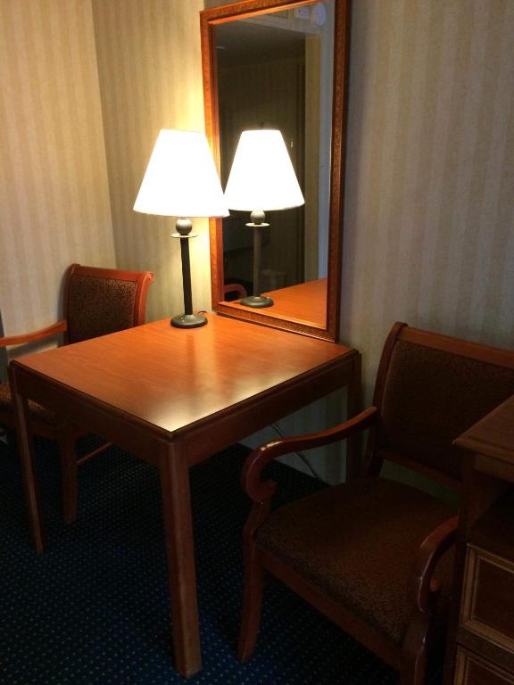 Hotel Pentagon - Queen Room Met Twee Queensize Bedden Met Roll-in Douche