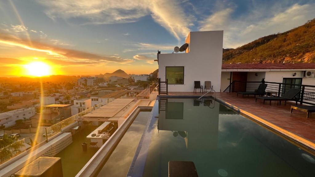 Басейн в Residences by MP Cabo San Lucas або поблизу