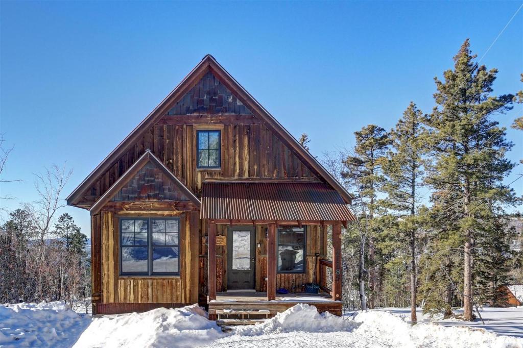 Big Pine Lodge, Lead Precios actualizados 2024