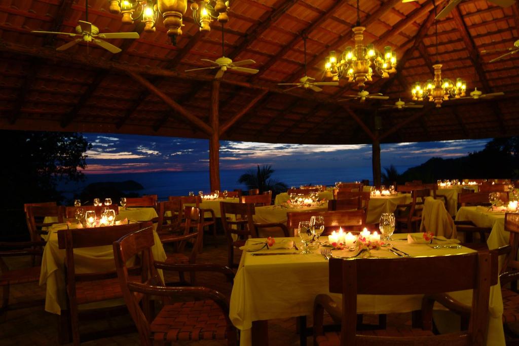 Restaurace v ubytování Hotel Costa Verde