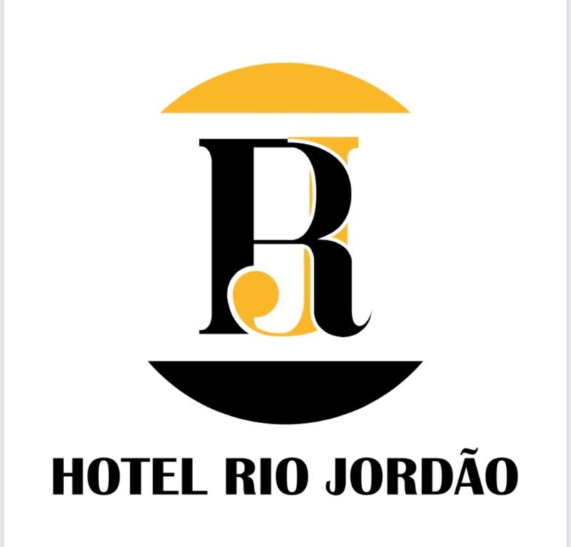 um logótipo para um hotel Rico jordao em Hotel Rio Jordão em Siderópolis