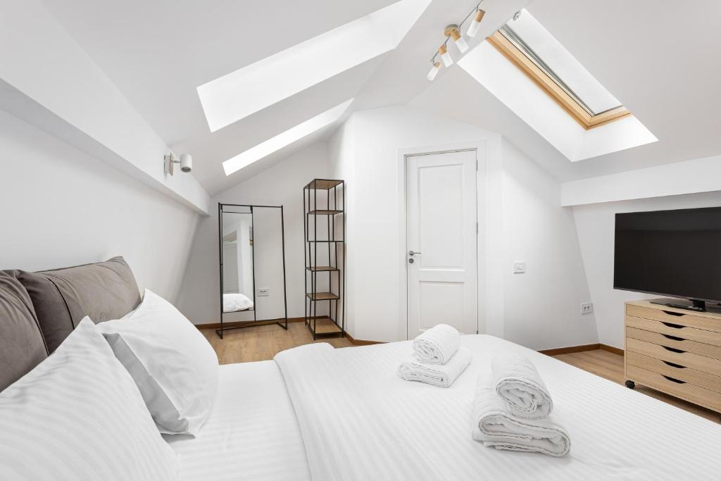 PEAK Aparthotel - Old Town - by CityHost - Resim 38