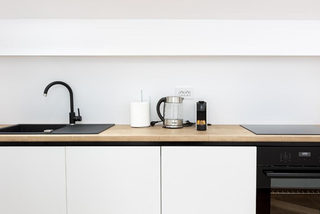 PEAK Aparthotel - Old Town - by CityHost - Resim 30