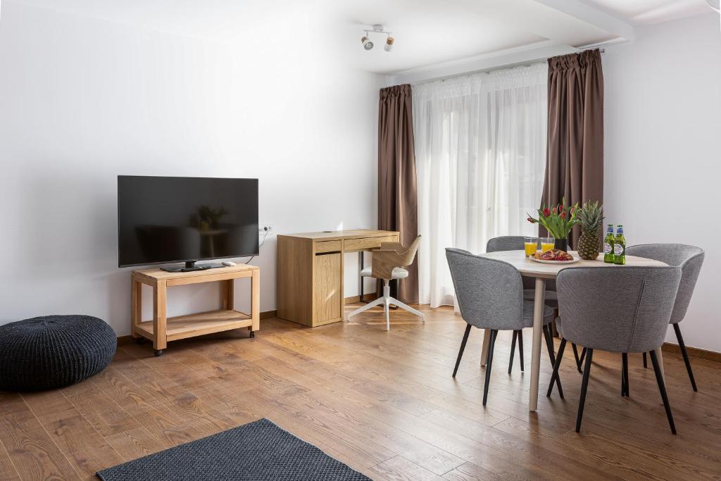 PEAK Aparthotel - Old Town - by CityHost - Resim 42