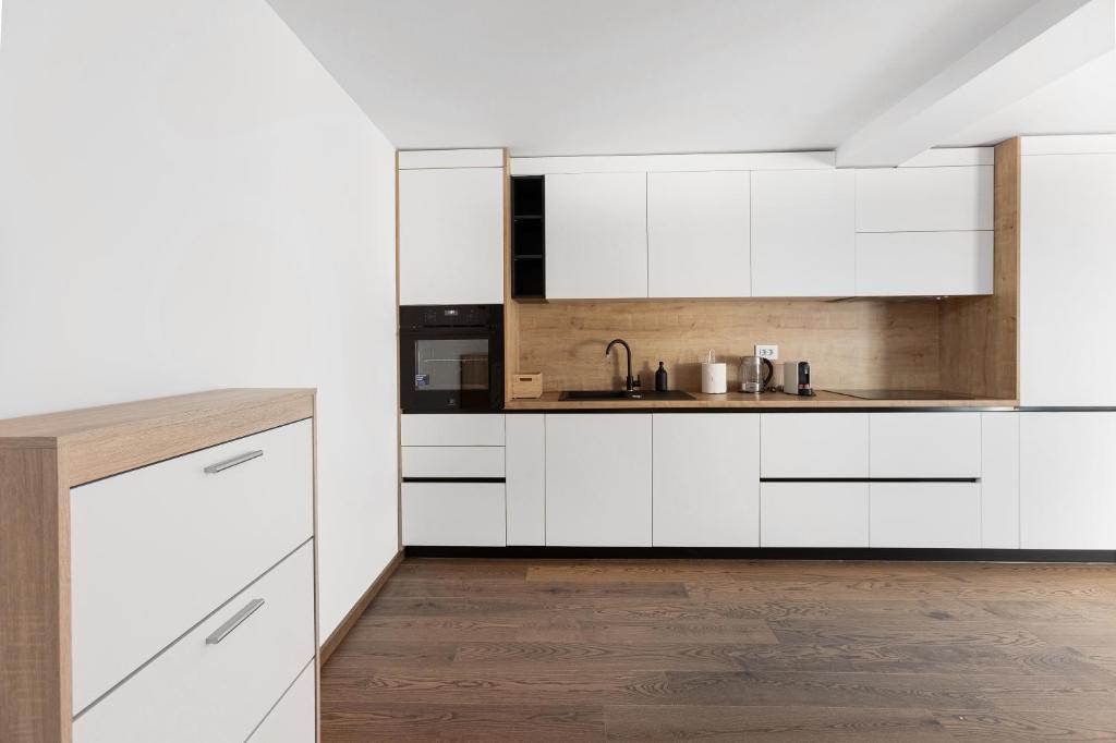 PEAK Aparthotel - Old Town - by CityHost - Resim 43