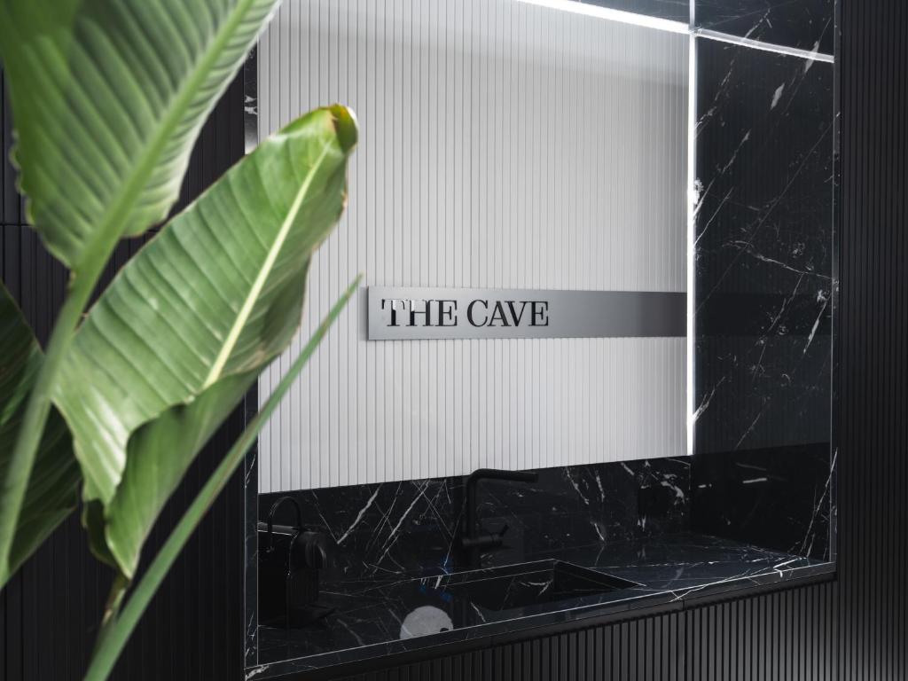 Certifikát, hodnocení, plakát nebo jiný dokument vystavený v ubytování THE CAVE Suites SPA