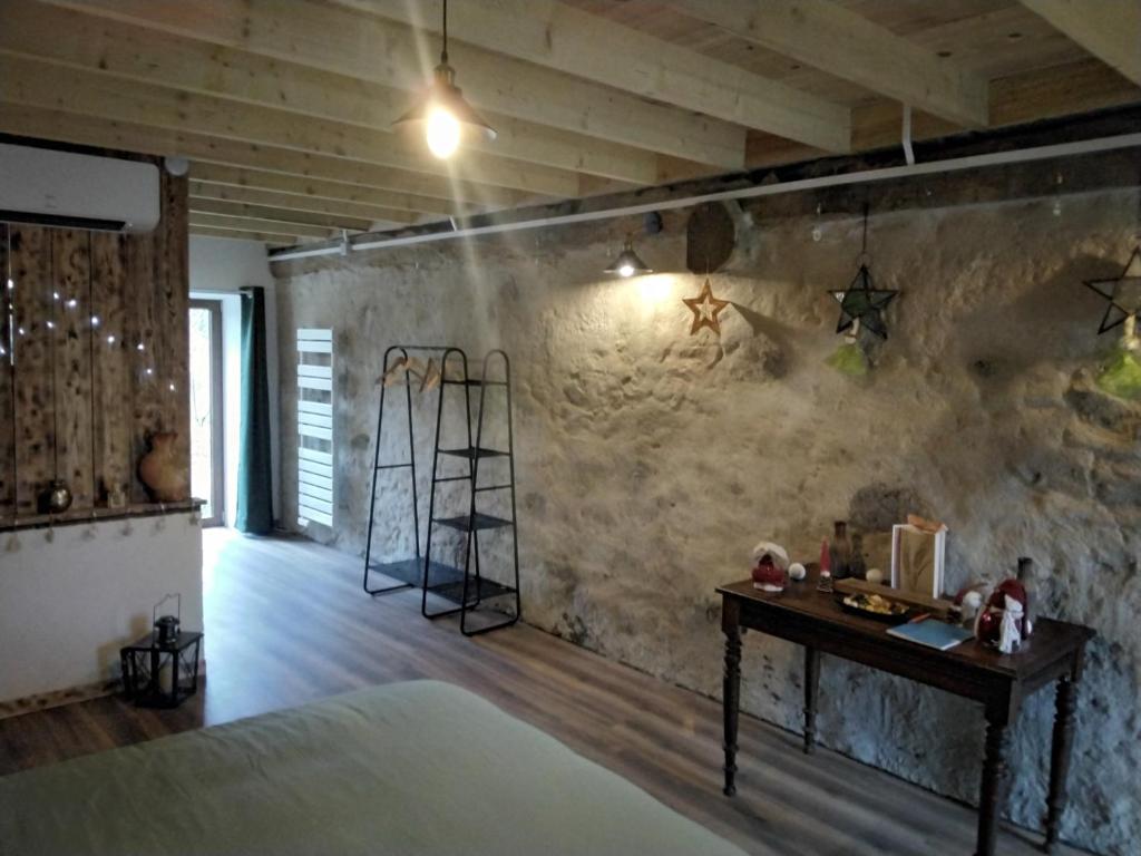Fotografie z fotogalerie ubytování Chambres d'hôtes Les cabris v destinaci Verneix