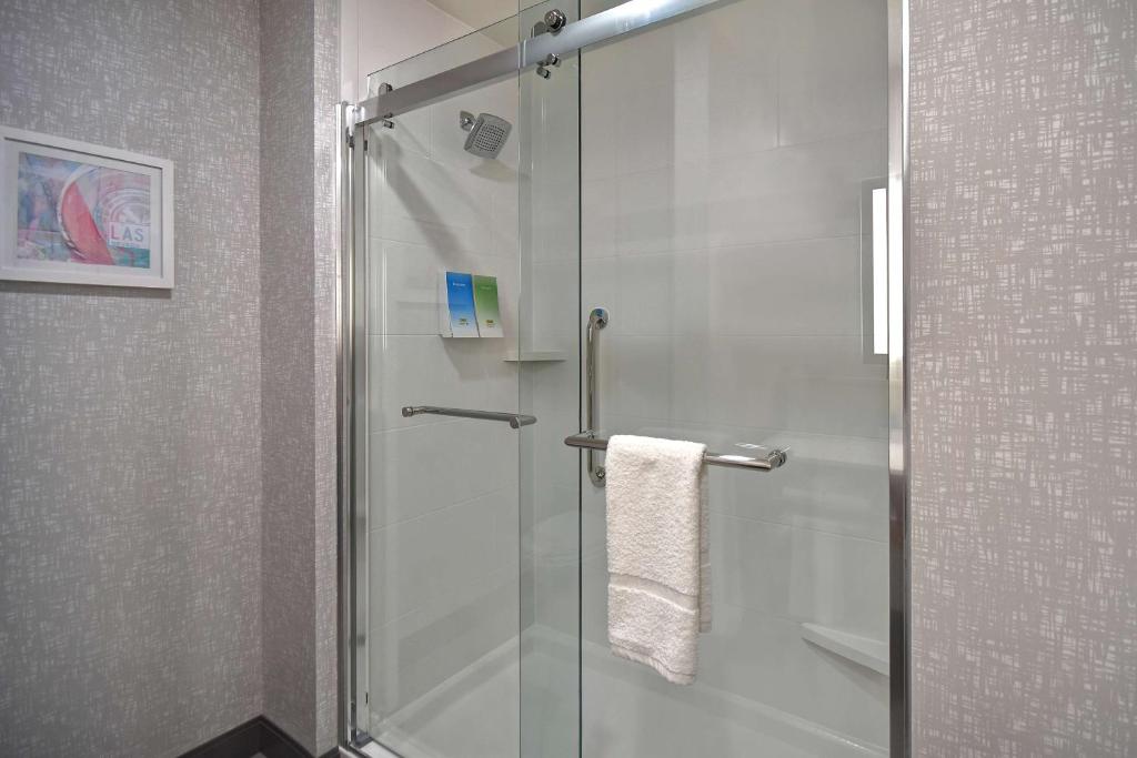 Hampton Inn & Suites Las Vegas Convention Center - No Resort Fee - Chambre King - Accès Auditif/Non-Fumeurs
