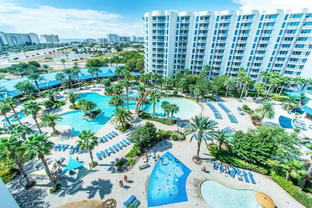 Der Swimmingpool an oder in der Nähe von The Palms of Destin-2116