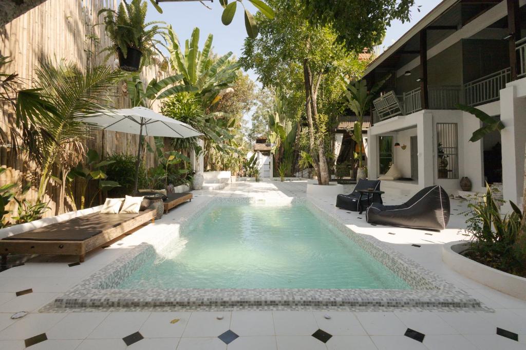 Illui - Exclusive Estate in Chiang Mai - 8 Bedroom tesisinde veya buraya yakın yüzme havuzu