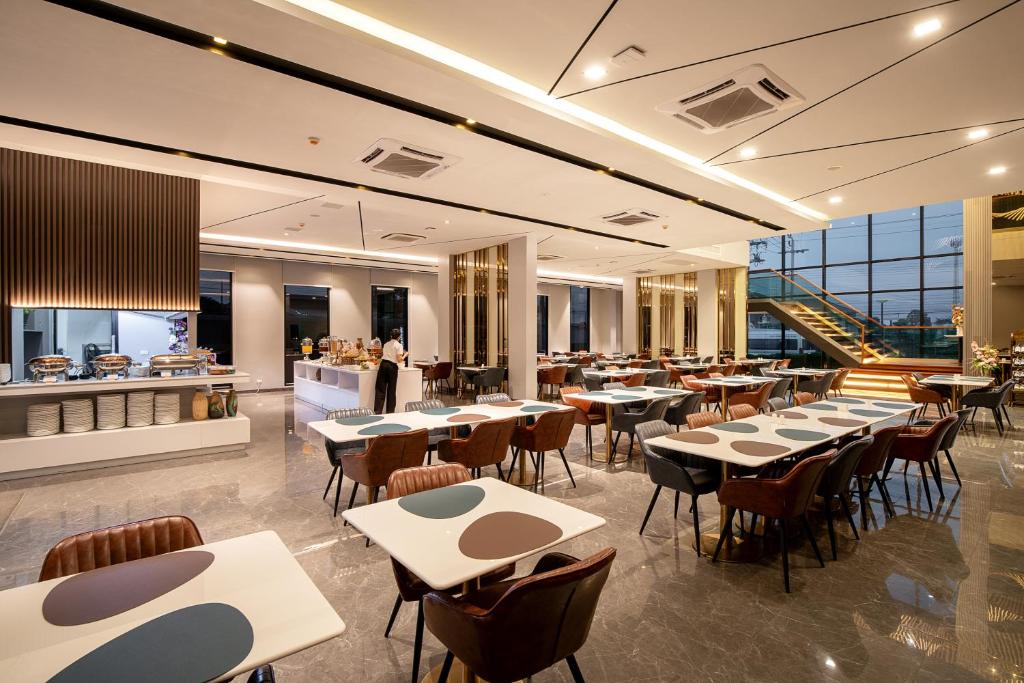 Restaurace v ubytování Crystal Srivaree Suvarnabhumi Hotel