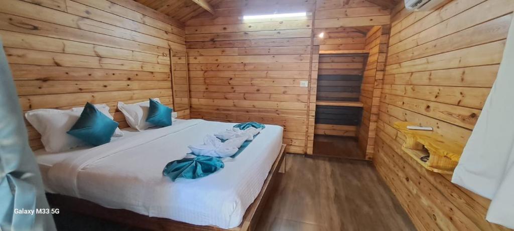 Postel nebo postele na pokoji v ubytování Sand Tent Beach House PALOLEM