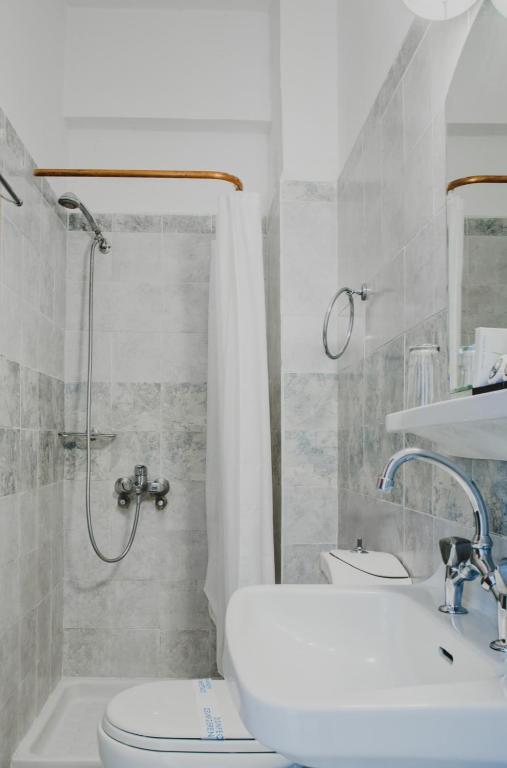 Kúpeľňa v ubytovaní Messini Hotel