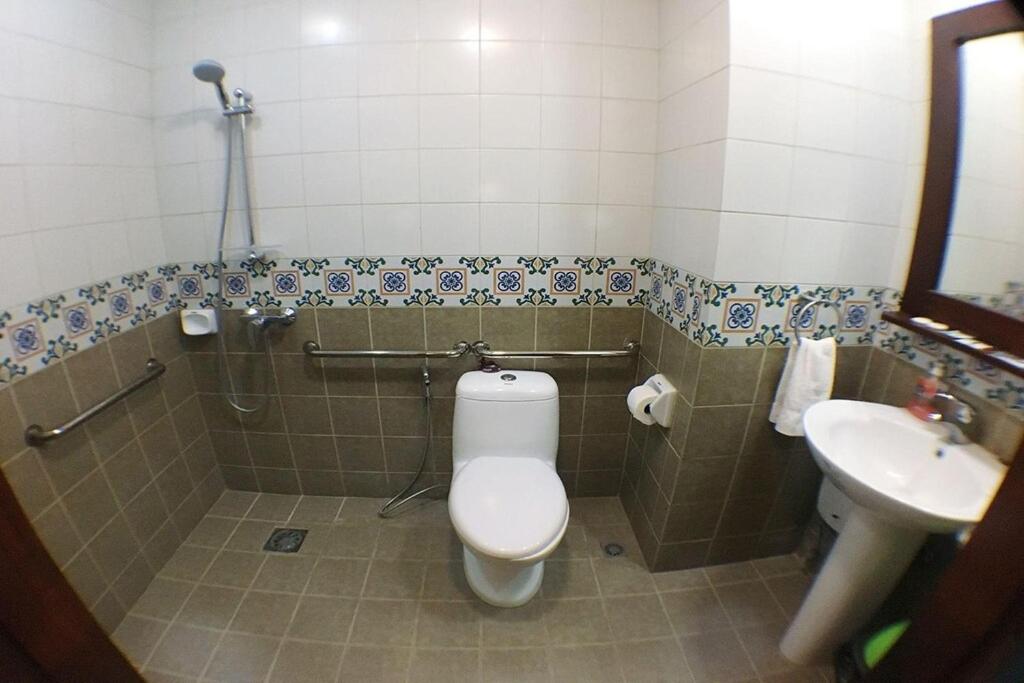 Koupelna v ubytování NSCC Hotel Vigan