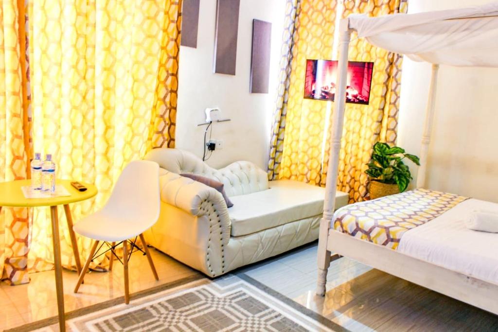 Posezení v ubytování SeaEsta suite 64 Nyali Mombasa