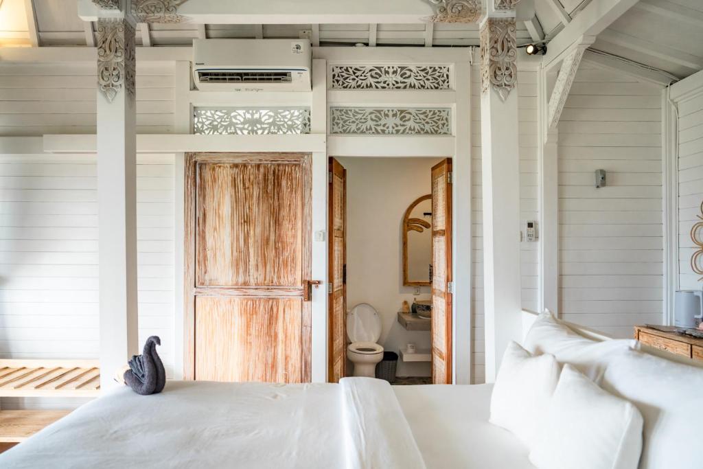 Mambo Hill Resort - 7