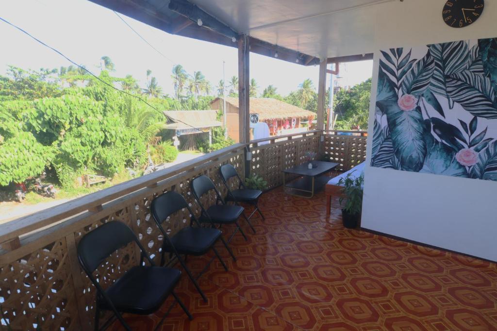 Balkón nebo terasa v ubytování Aloha Hostel Siargao