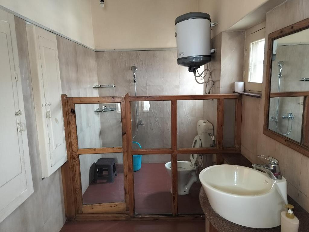 Koupelna v ubytování SETHI's HOMESTAY