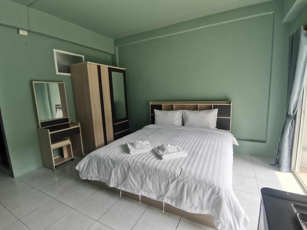 4 Palms Hotel Pratumanak Pattaya, Pattaya South (updated prices 2024)