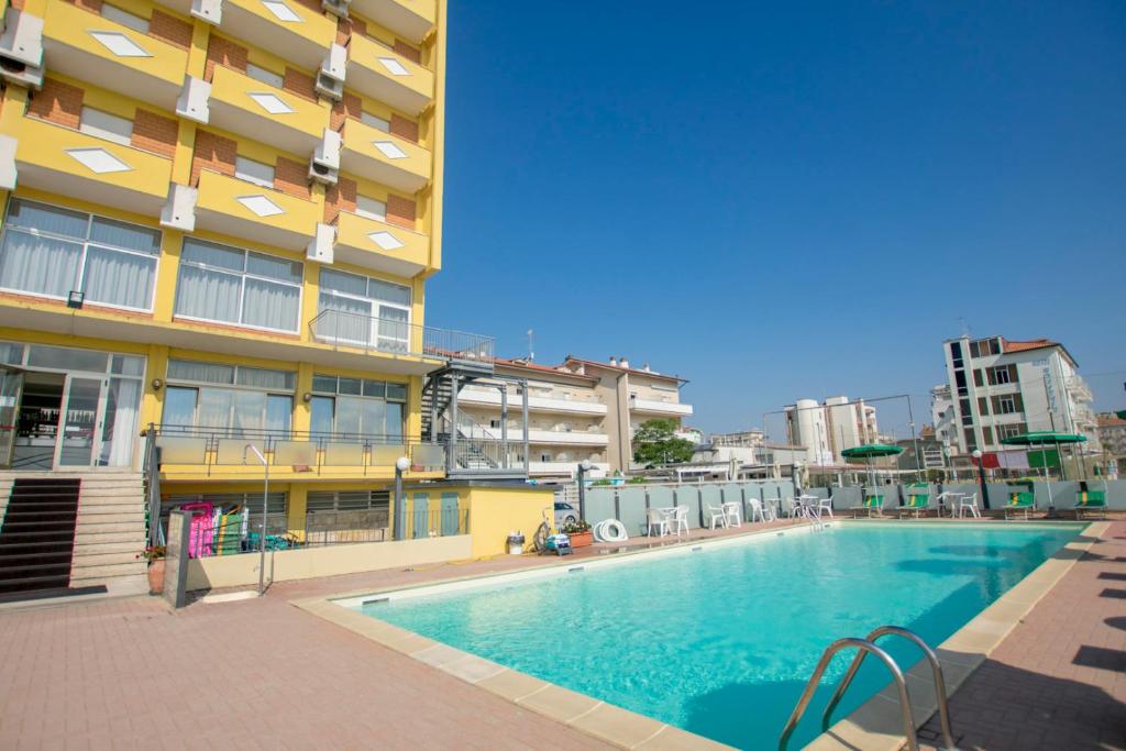 Bazén v ubytování Hotel Apollonia nebo v jeho okolí