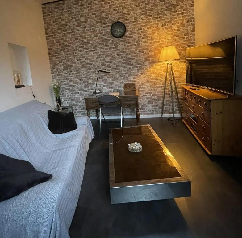 Ένα ή περισσότερα κρεβάτια σε δωμάτιο στο Chambre indépendante proche parcours Loire à Vélo