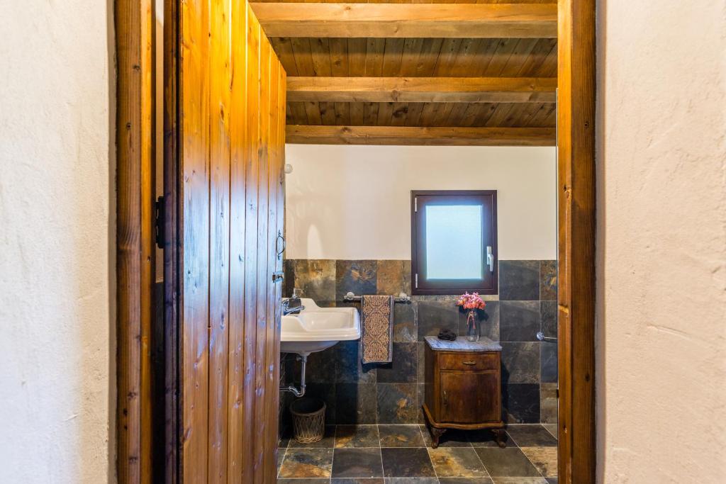 Zdjęcie z galerii obiektu Authentic Sicilian Charm, pool, sea view, wi-fi & parking w mieście Avola
