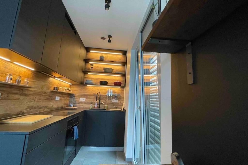 Beautiful High Standard Apartment - Resim 11