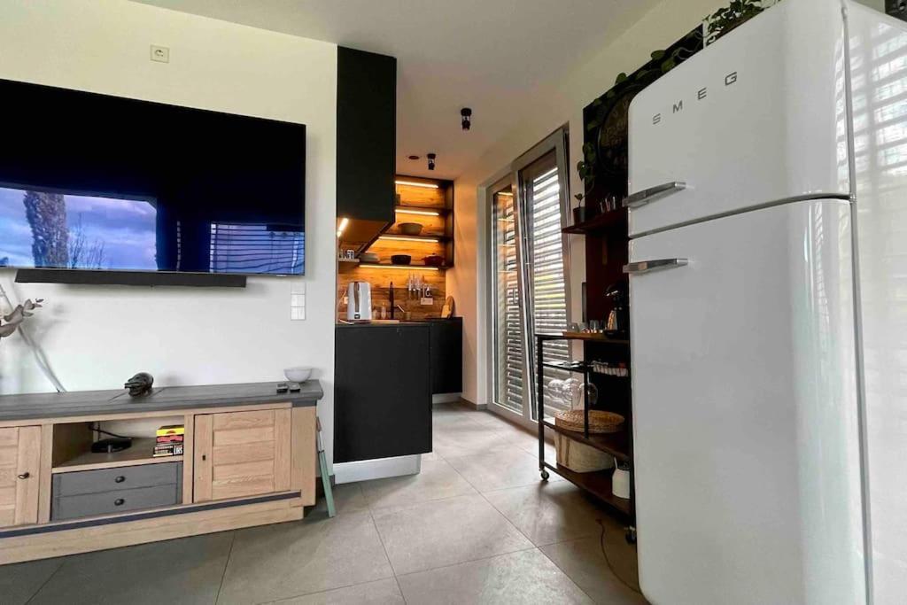 Beautiful High Standard Apartment - Resim 12