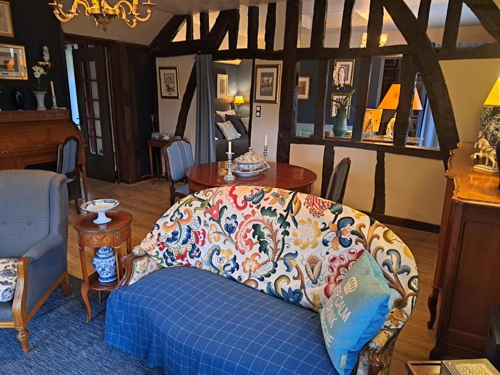 Le Logis Fleurs et jardins de Pitry - Maison D'une Chambre
