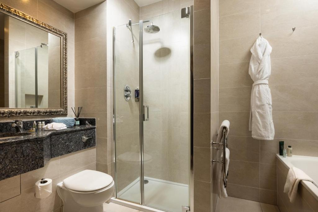 Koupelna v ubytování Faithlegg Hotel