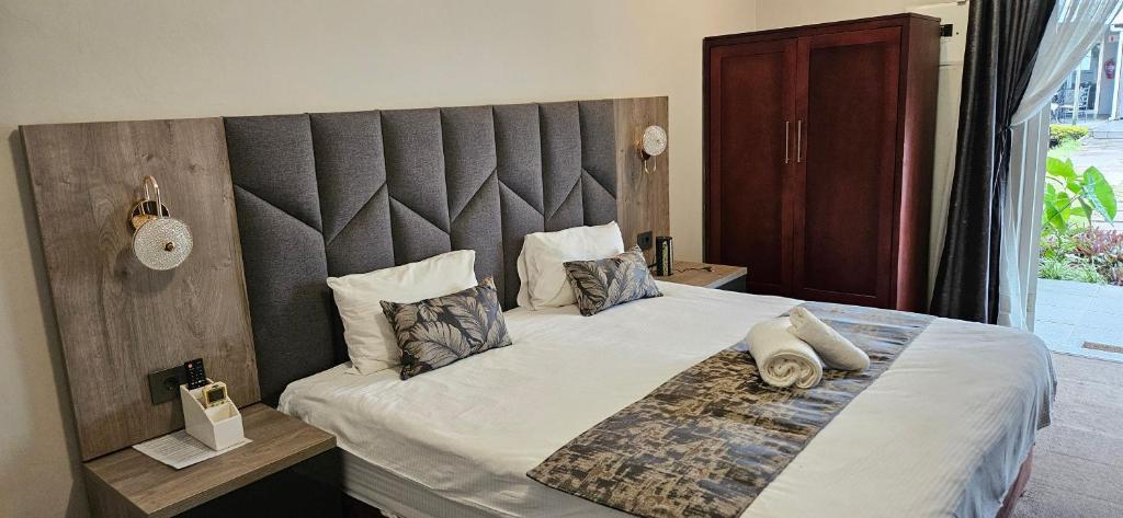 Luxe Florida Grand Hotel - Deluxe King Suite