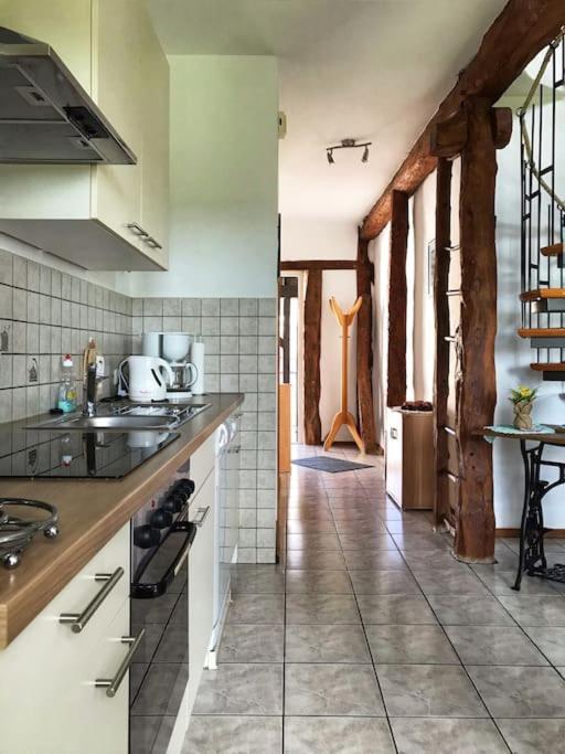 Kuchyň nebo kuchyňský kout v ubytování Obergeschosswohnung mit Ausblick