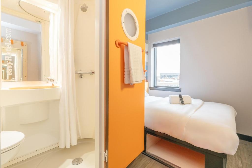 easyHotel Glasgow City - Resim 29