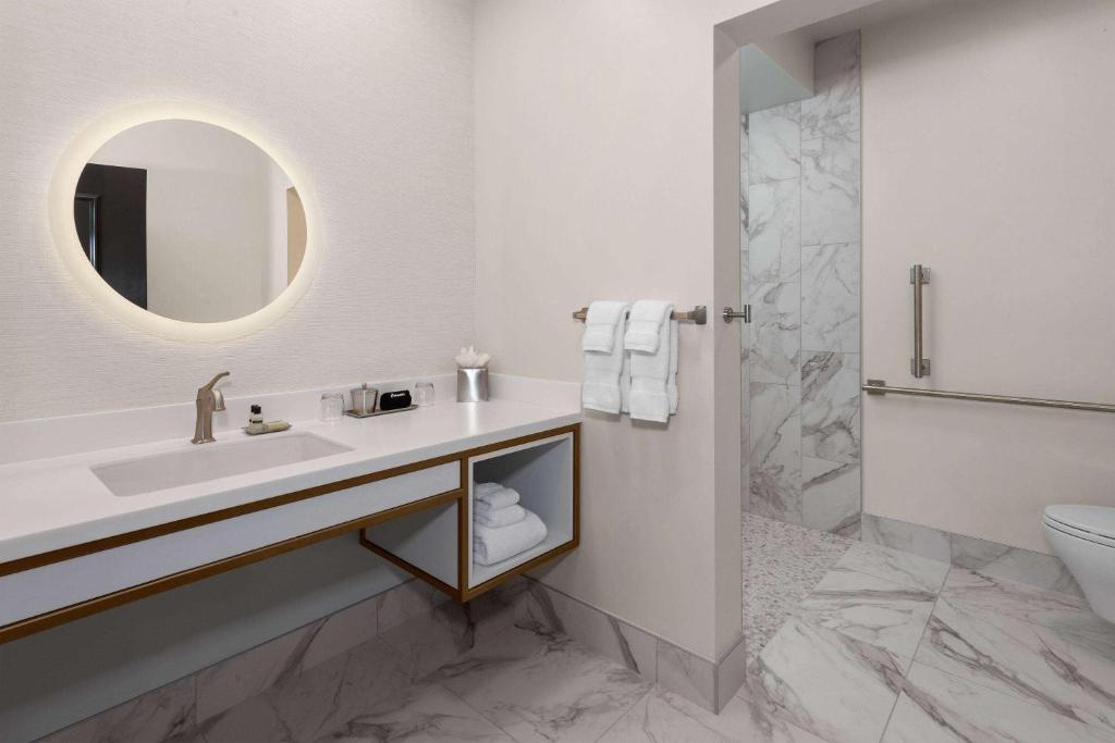 Legacy Hotel, Trademark Collection by Wyndham photo