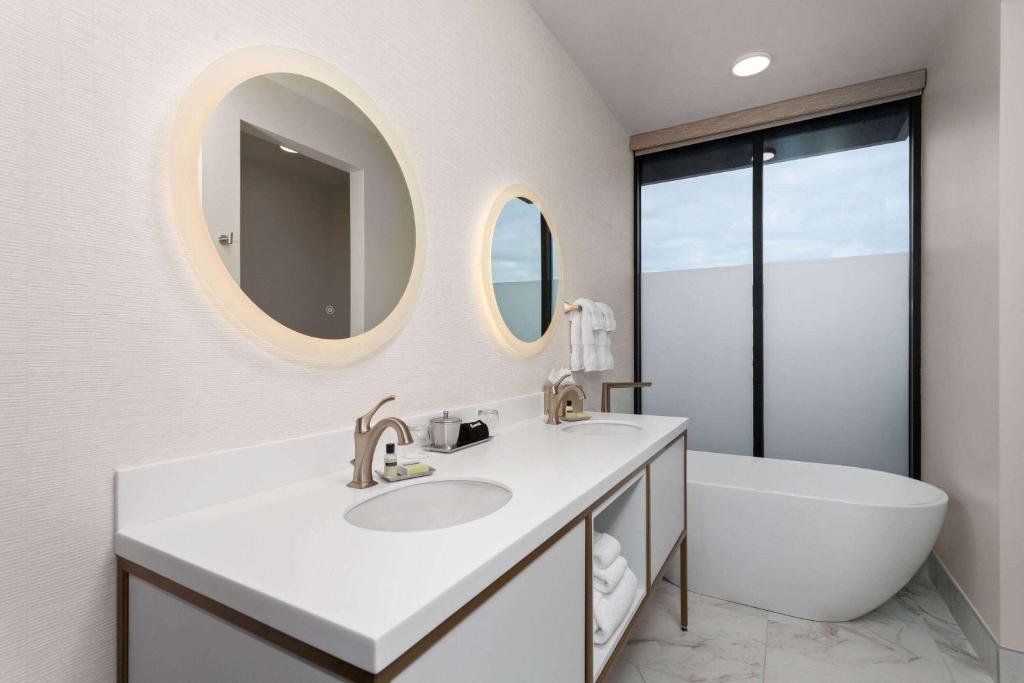 Legacy Hotel, Trademark Collection by Wyndham photo