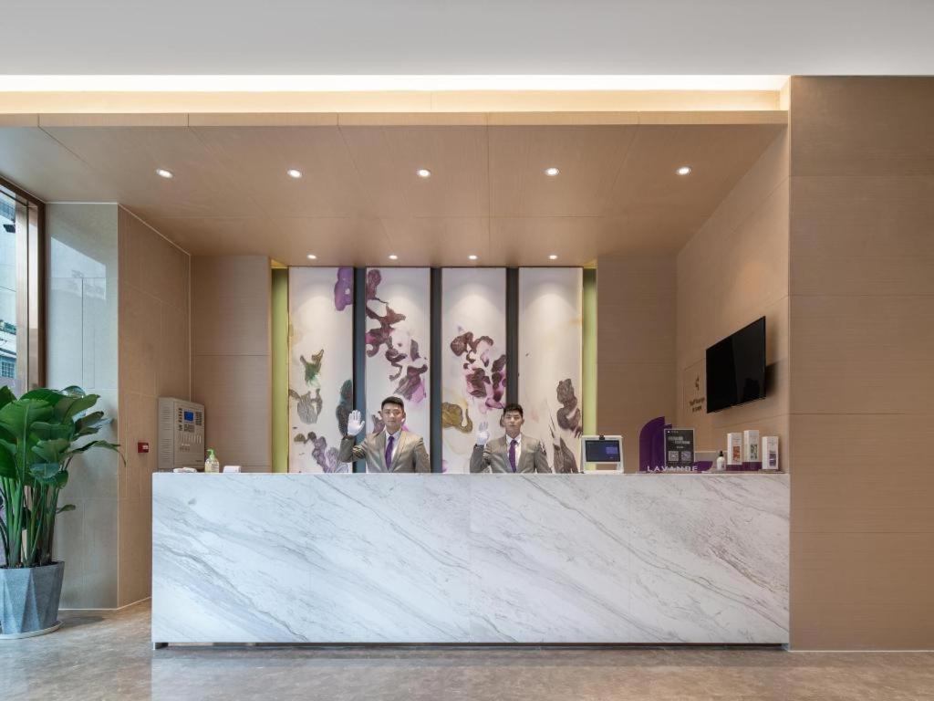 TV a/nebo společenská místnost v ubytování Lavande Hotel Duyun Dashizi Wenfeng Park