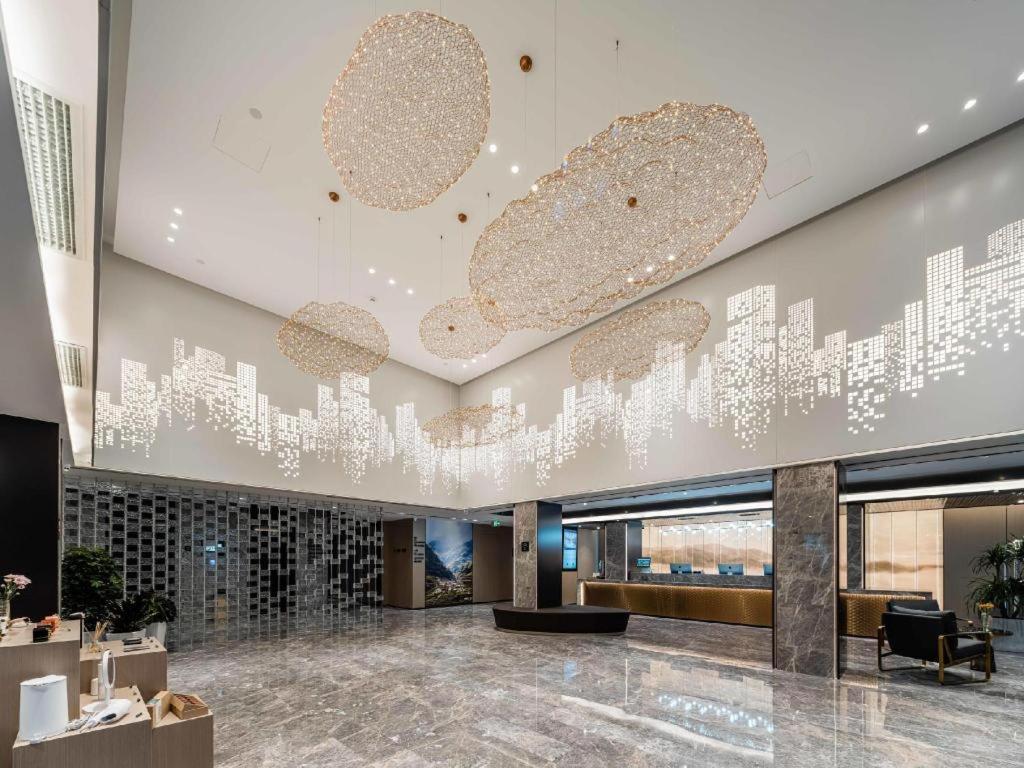 The lobby or reception area at Atour Hotel Suzhou New District Shishan Huaihai Street