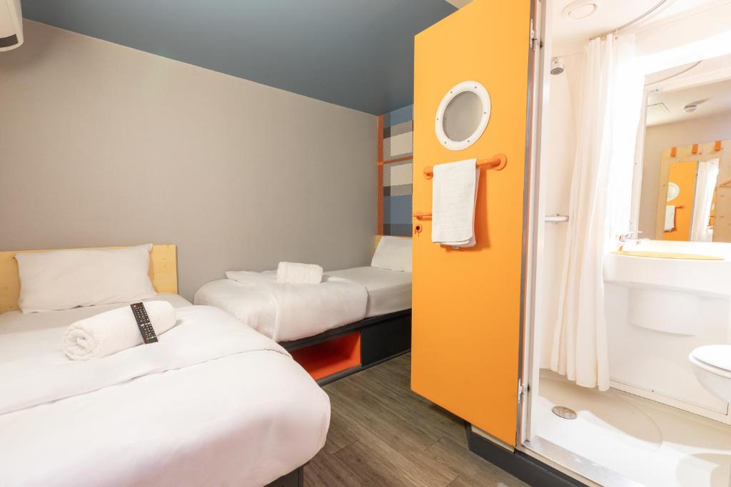 easyHotel Glasgow City - Resim 35