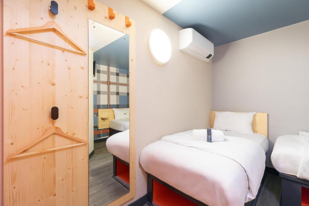 easyHotel Glasgow City - Resim 40