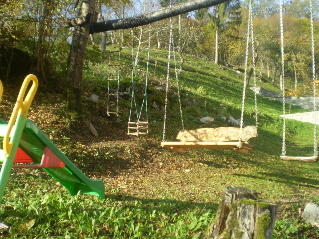 Herní místnost nebo prostor pro děti v ubytování Holiday House Sobol