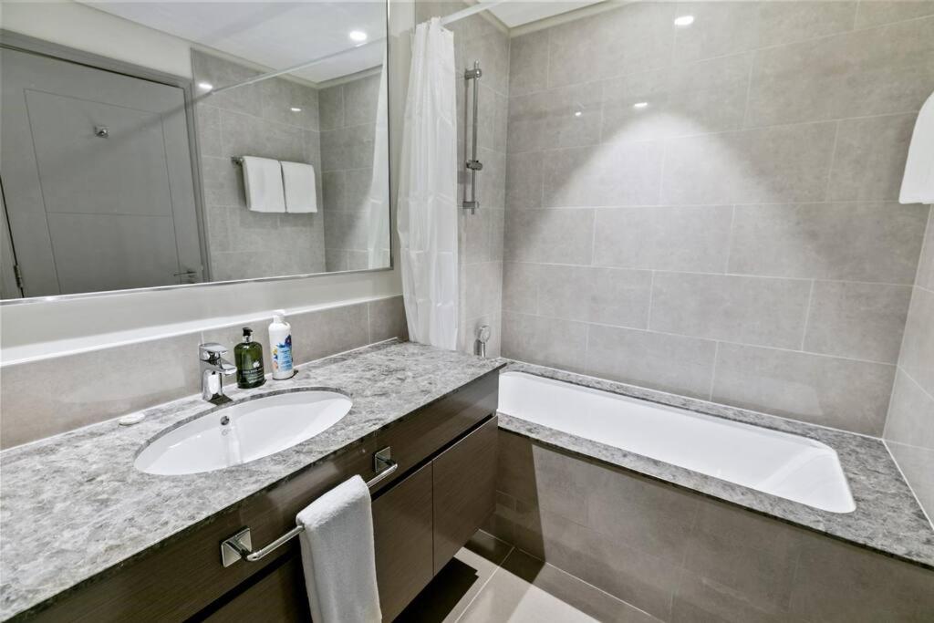 Keysplease 1BR Forte Tower تا دبی مال، مرکز شهر پیاده روی کنید