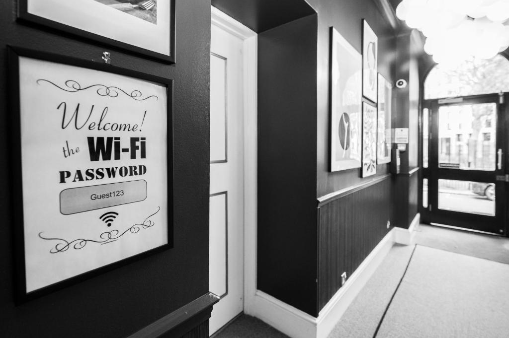 Mentone Hotel - Resim 11