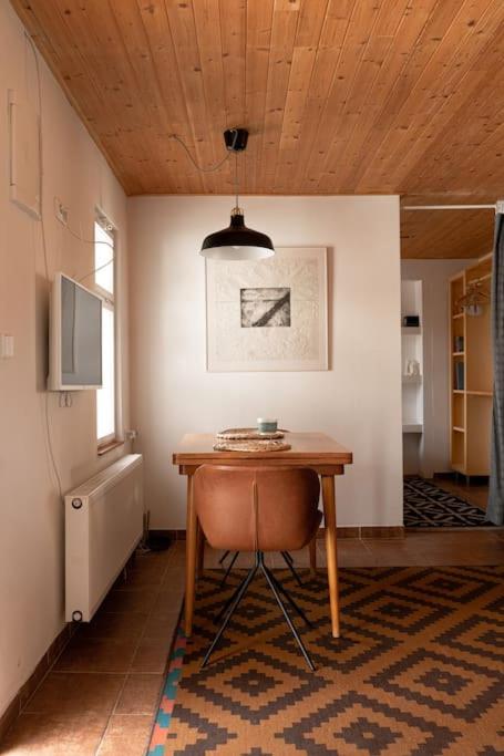 Kuchyň nebo kuchyňský kout v ubytování Casa Linum. U centra Zlína s atmosférou venkova.