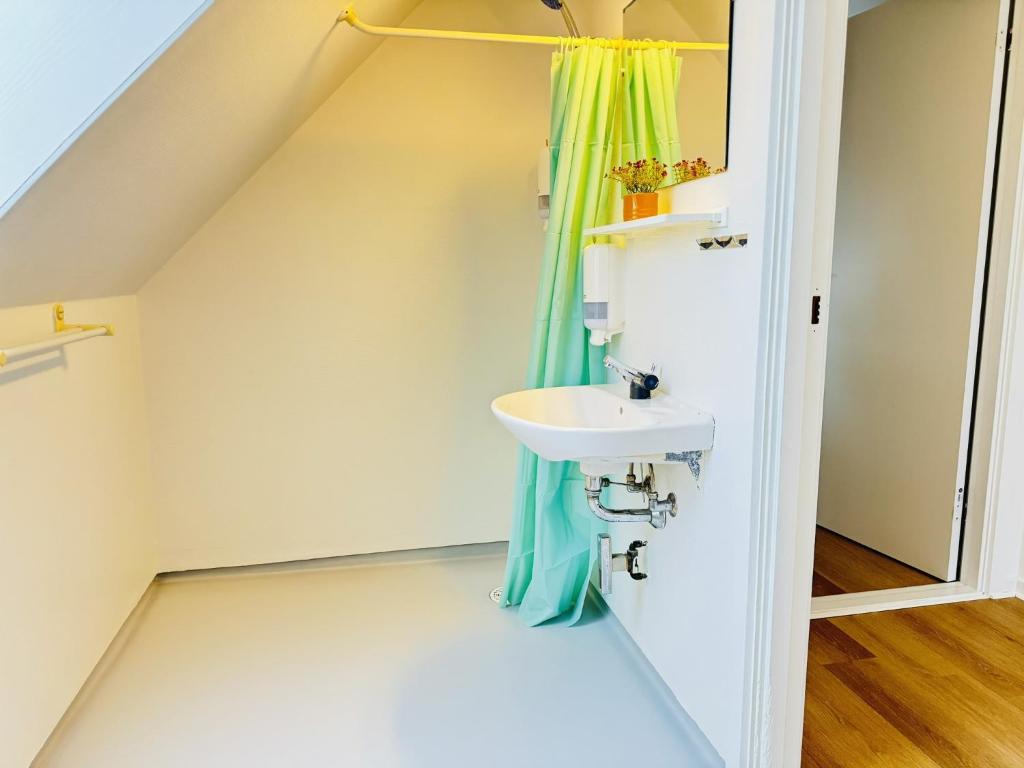 Koupelna v ubytování aday - Stylish Central Apartment in Hjorring