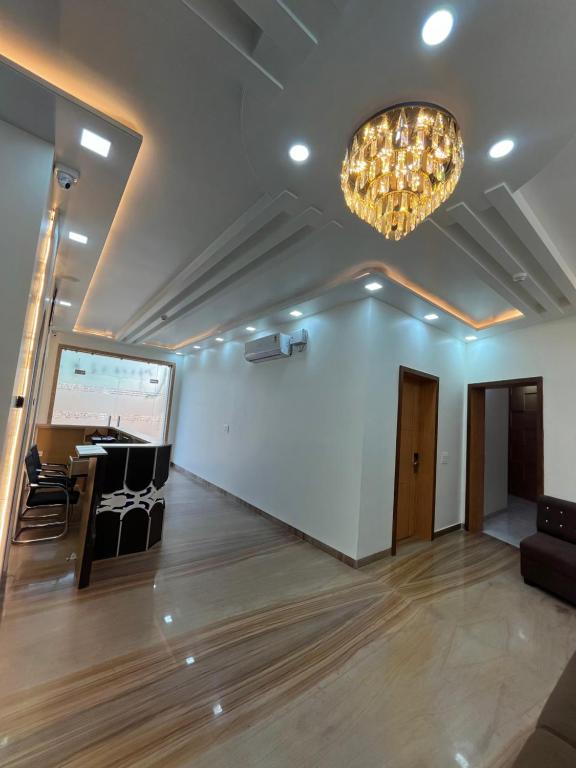 Hotel Shri Radha Orchid Barsana - Housity