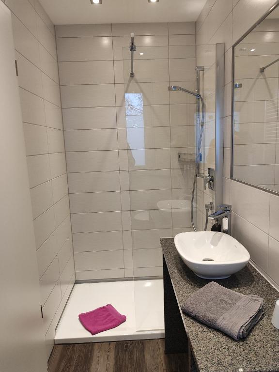 Koupelna v ubytování Hotel Gästehaus Stock Zimmer Sahnehäuble