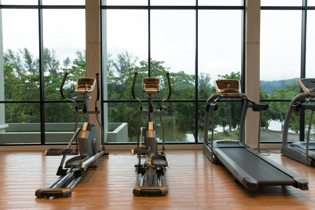 Fitness centrum a/nebo fitness zařízení v ubytování Sugar Palm Residence