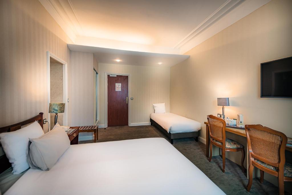 Hôtel France et Chateaubriand - Chambre Triple Standarde