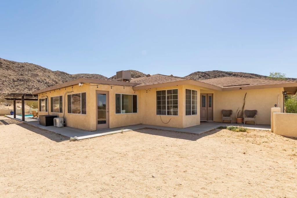 صورة لـ Joshua Tree Oasis Pool and Spa Inside Joshua Tree NP في تونتي ناين بالمز
