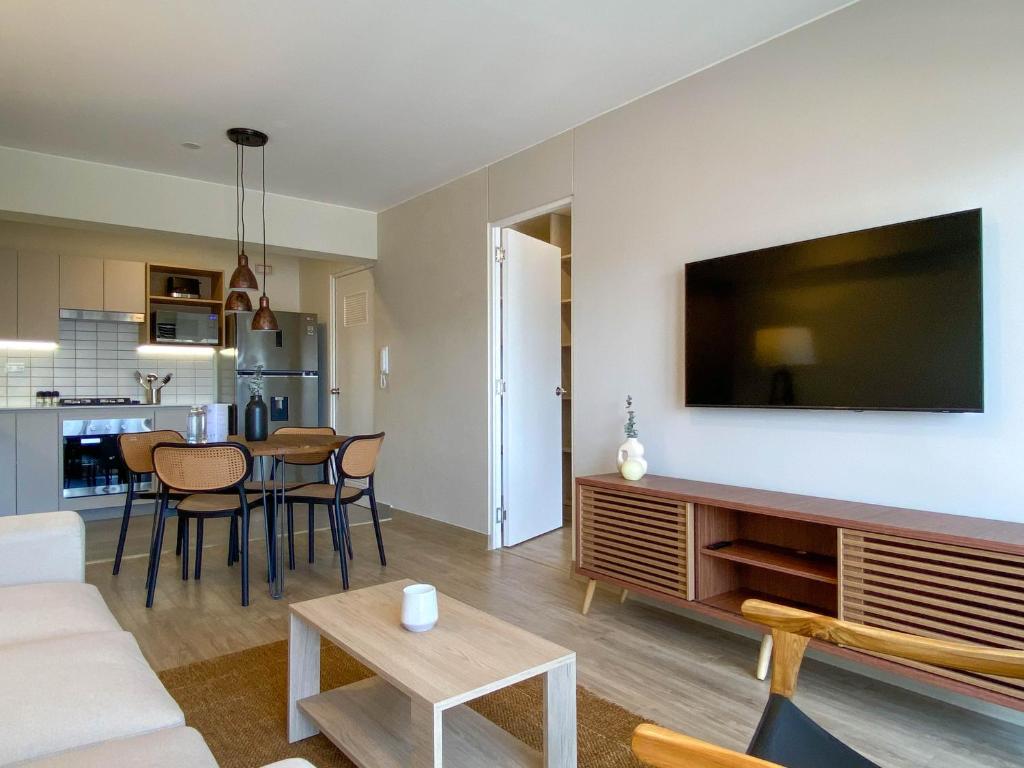 Kuchyň nebo kuchyňský kout v ubytování Pod by Wynwood House